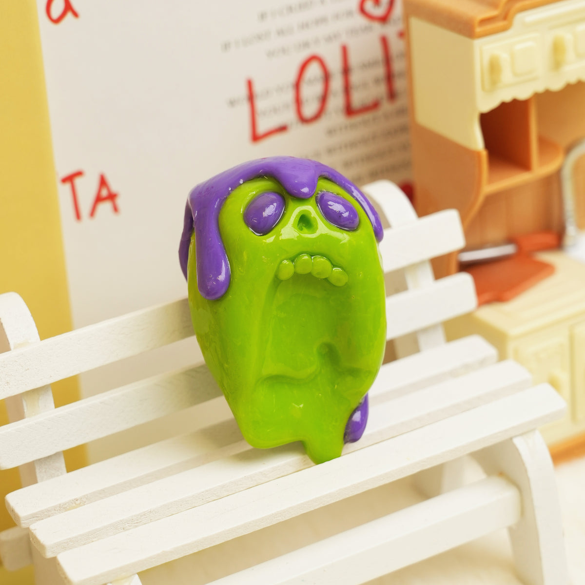 Slime Skull Series Worry Stone – Gooey Spooks & Creepy Cute Calm